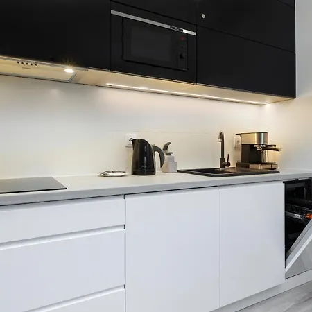 Platinium Apartment By Renters Prestige Rewal Exterior photo