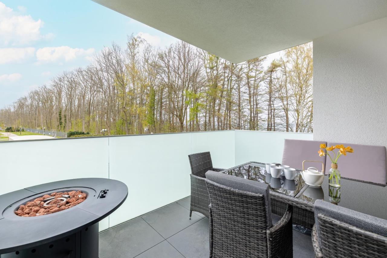 Platinium By Renters Prestige Apartment Rewal